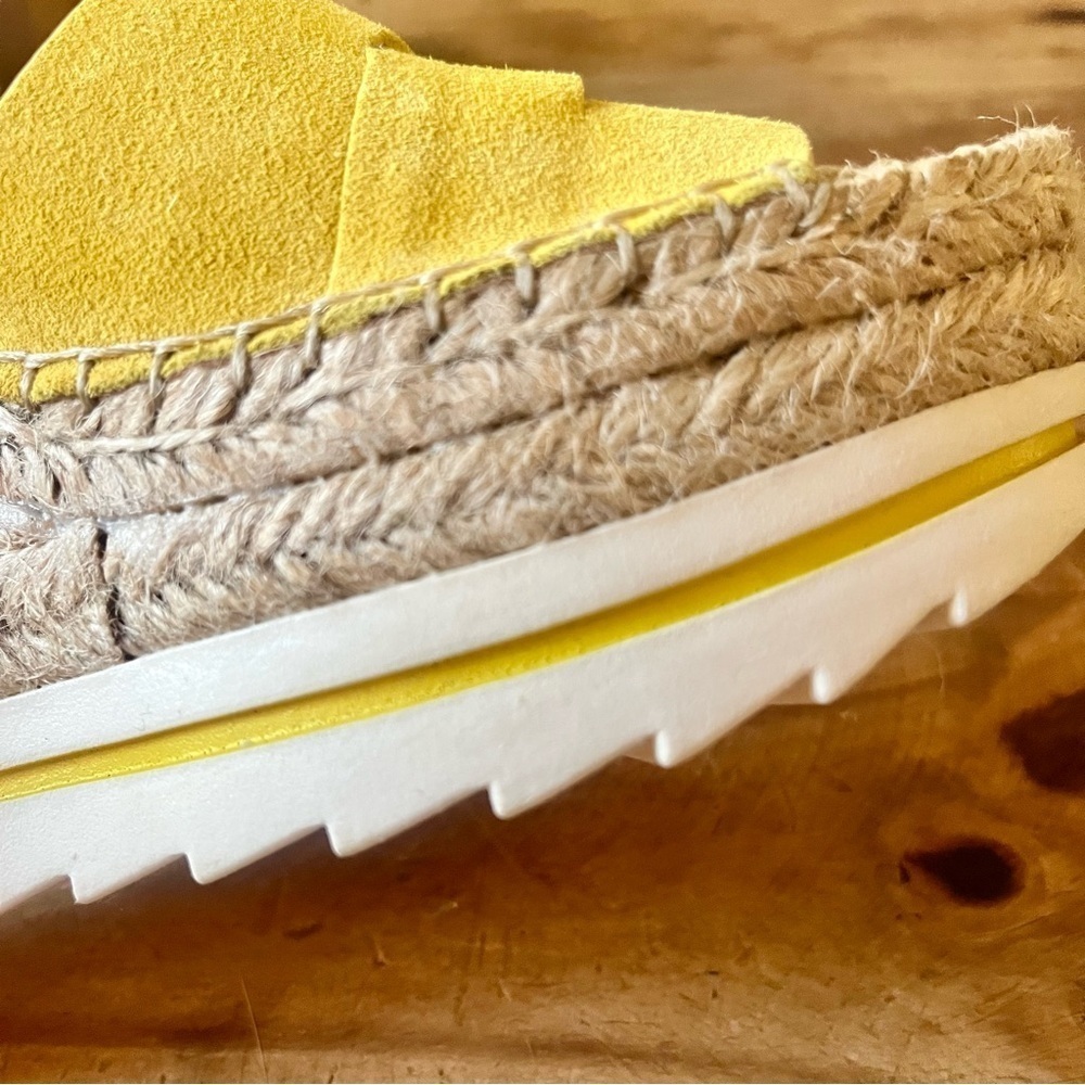 Marc Fisher Sammy Yellow Suede Espadrille Wedge Platform Sandel 9.5 NWOB - Picture 16 of 16